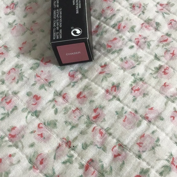 Nars air matte lip color in Chaser new in box 100% Authentic - Picture 2 of 2
